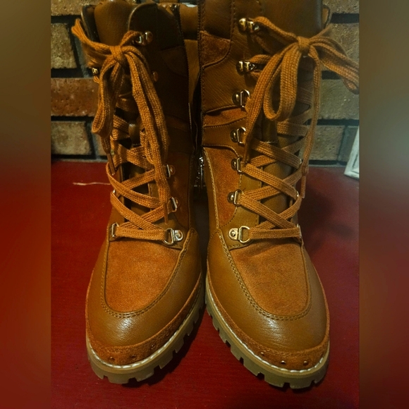 👢 - Picture 1 of 1